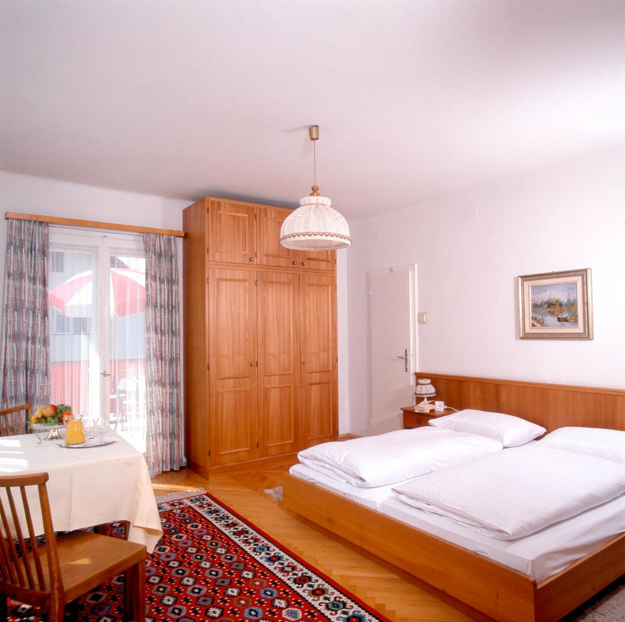 Hotel Velden Bacherlwirt Velden am Wörthersee Exterior photo