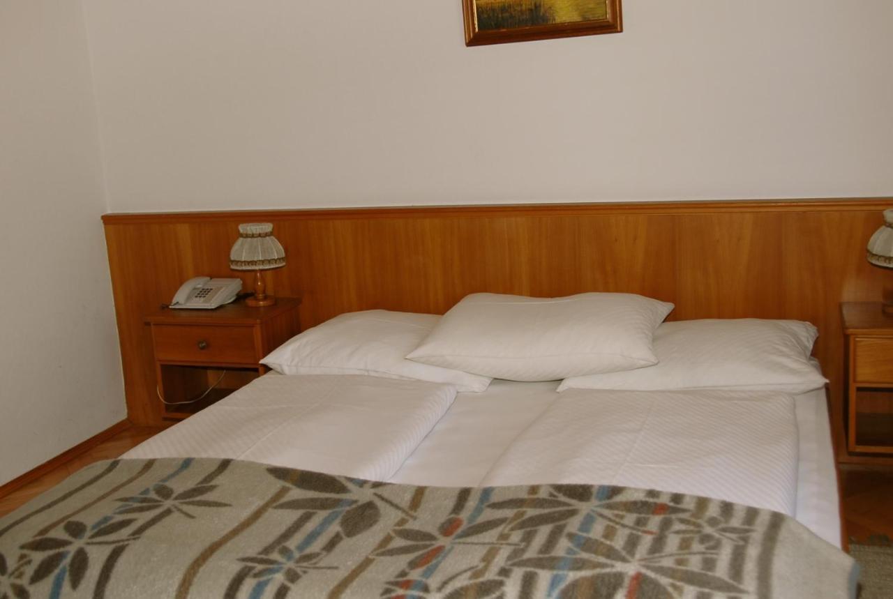 Hotel Velden Bacherlwirt Velden am Wörthersee Room photo